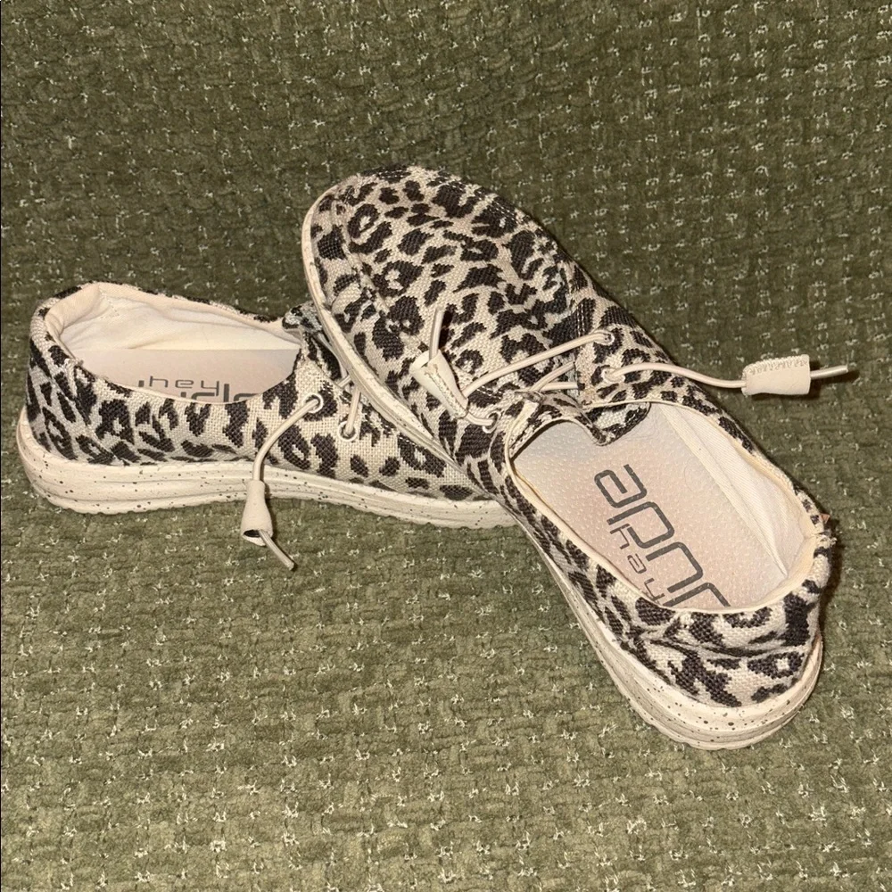 HEY DUDE Cheetah Wendy Luxe Leo SIZE 7